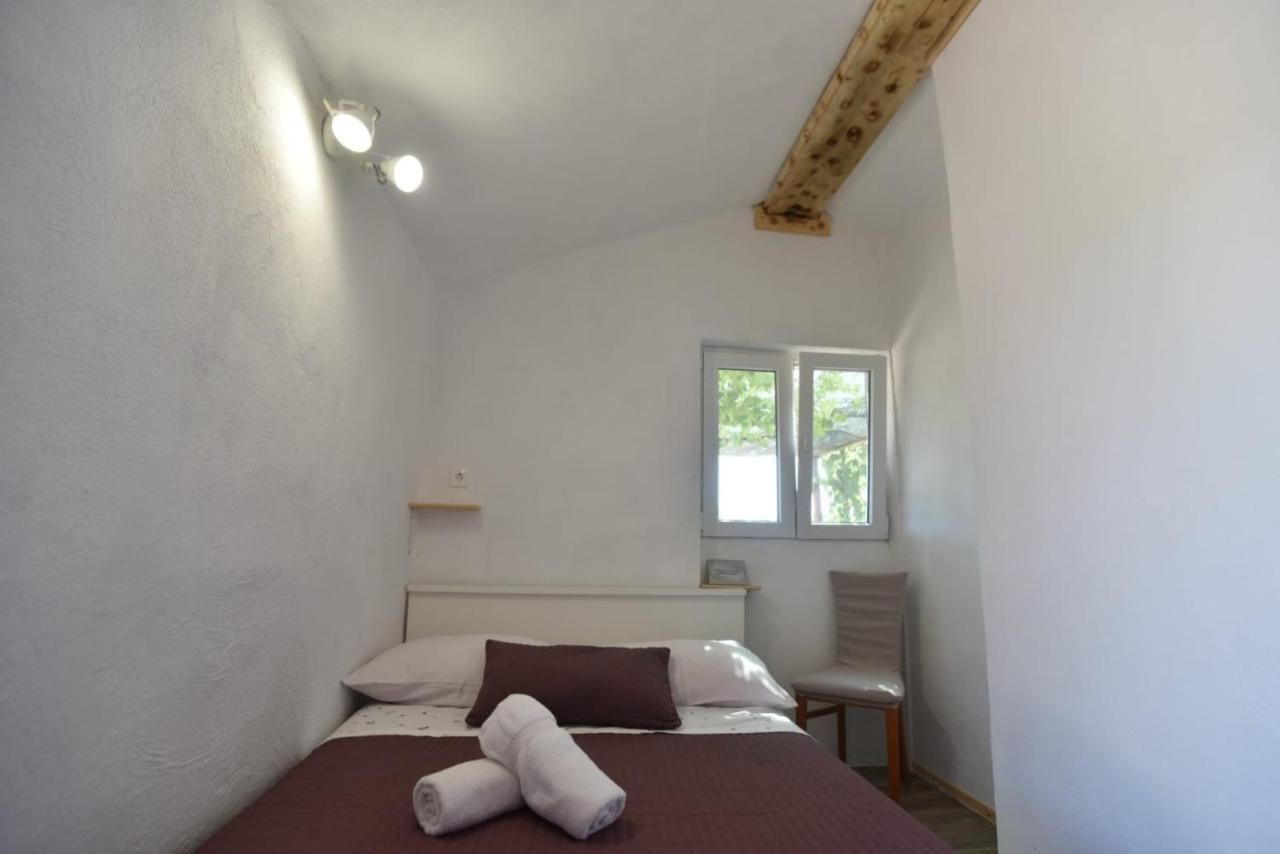 Cottage Rugonj Stari Grad  Exterior photo
